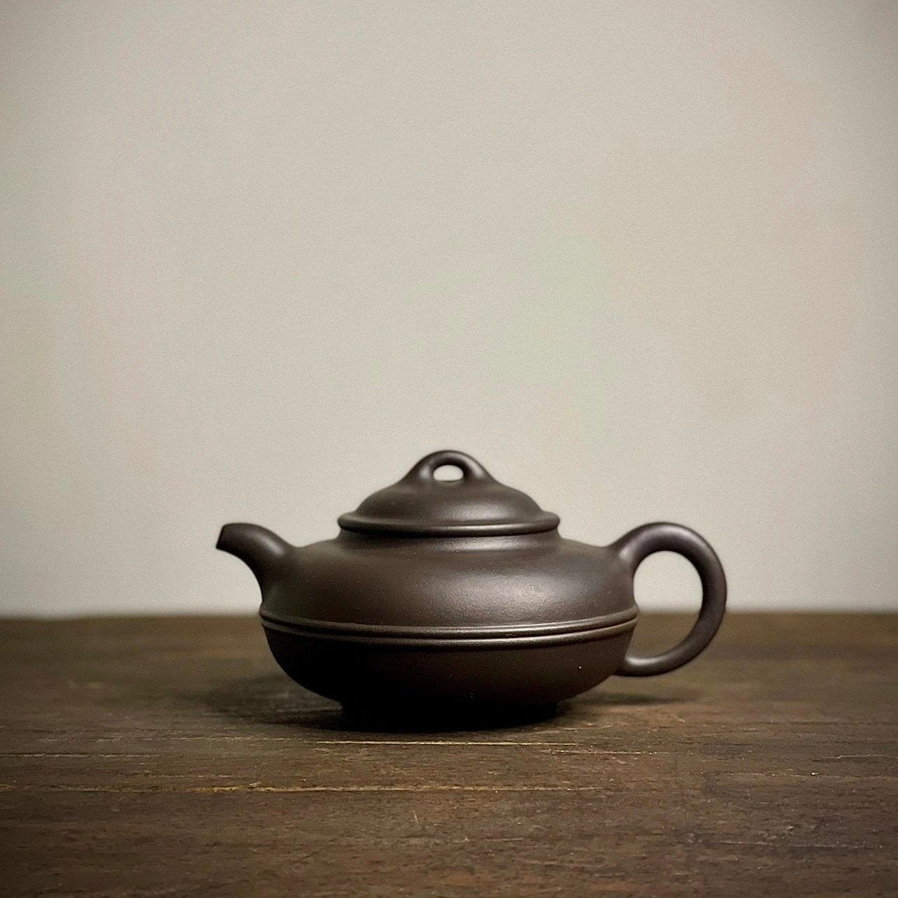 Purple clay teapot made by art master Gao Jiayi [Wu Hui Dian He] 300ml